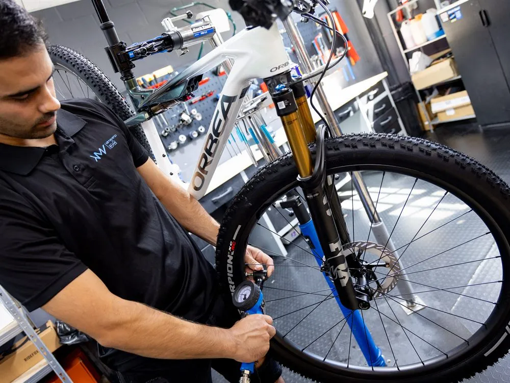 Mantenimiento de suspensiones de bicicleta en Málaga