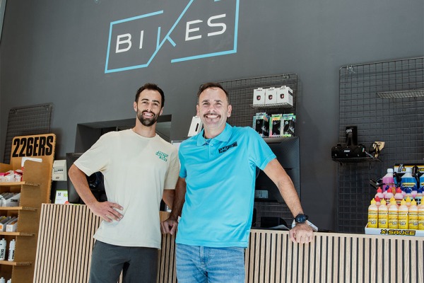 Más que una compra, una ventaja competitiva: Por qué tu tienda de ciclismo es tu mejor aliada